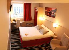 Hotel Première Classe Lyon Est - Saint Quentin-Fallavier - Saint-Quentin-Fallavier - Bedroom