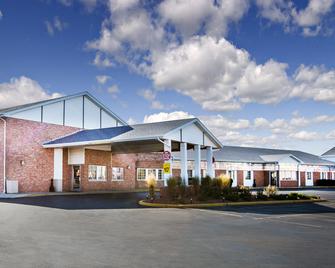 Ramada by Wyndham Ankeny - Ankeny - Rakennus