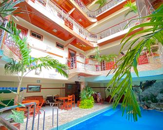 Hotel Ventura Isabel - Iquitos - Zwembad