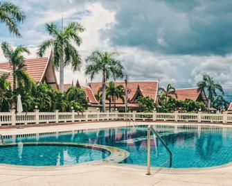 Nordic Tropical Resort - Sattahip - Piscina