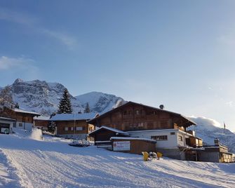 Berggasthaus Höchst - Frutigen - Building