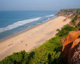 Coral Cove Beach Resort - Varkala - Beach