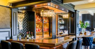 The Victoria - Killarney - Bar