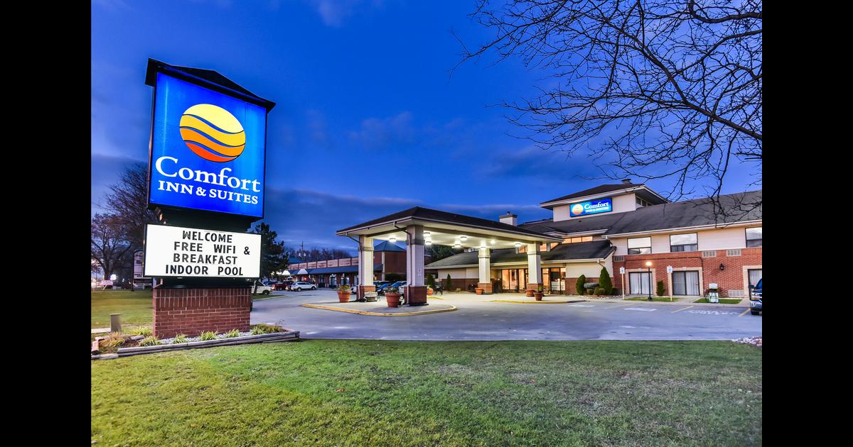 Comfort Inn Suites Ambassador Bridge C 140 C 1 6 4