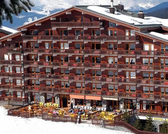 Hôtel Les Arolles - Les Allues - Building