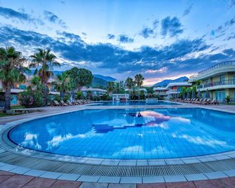 Simena Holiday Village and Villas - Kemer - Pool