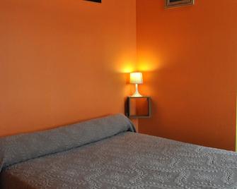 Auberge Des Plaines - Arles - Bedroom