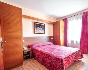 Hotel Silvia - Castello d'Empuries - Спальня