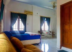 Glory Homestay - Yogyakarta - Bedroom