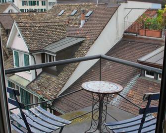 Oldtown Hostel Otter - Zürich - Balkon