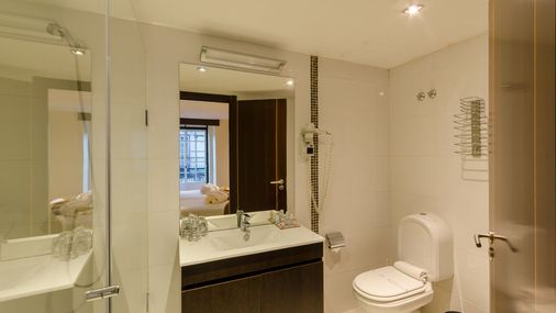 Hotel Duas Nacoes - Lissabon - Bad