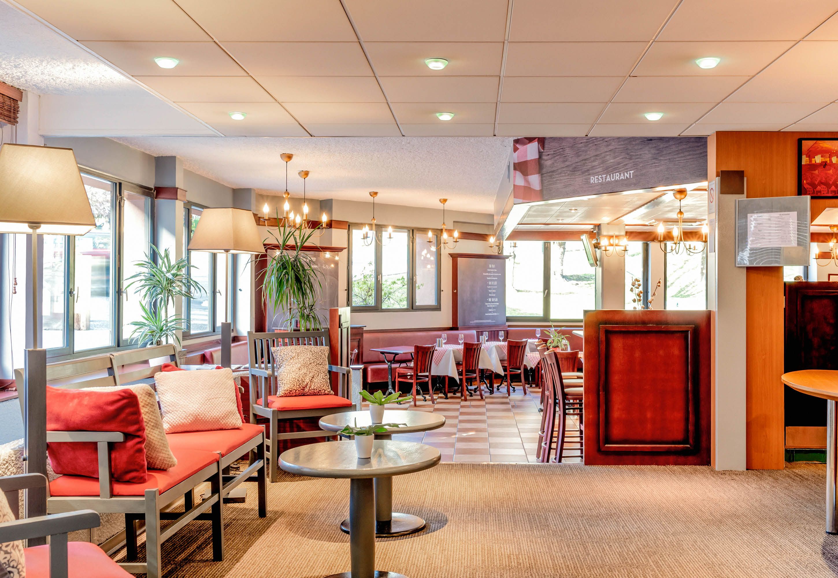 B&B HOTEL Lourdes Centre - לורד - לובי