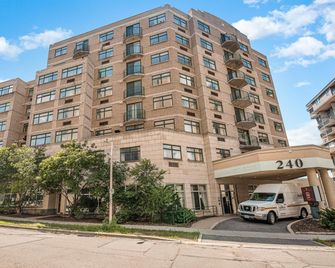 Residence De Luottawa - Uottawa Residences - Friel - Ottawa - Bina