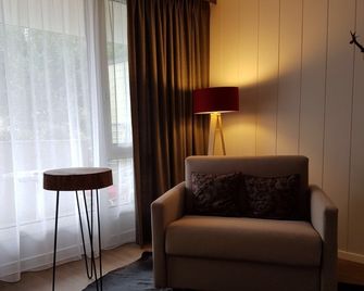 Hotel Alfa Superieur - Leukerbad-Therme - Leukerbad - Servicio de la habitación