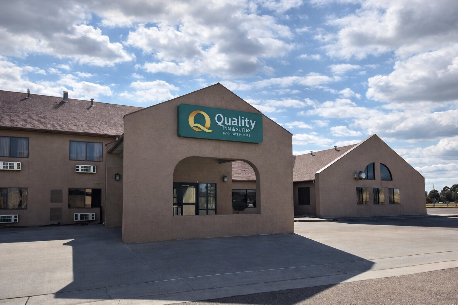 Quality Inn & Suites Colby - Colby - Building