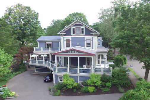Chesley Road Bed and Breakfast - Newton - Building