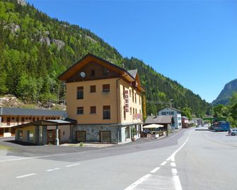 Hotel Suisse - Finhaut - Gebäude