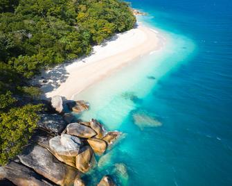 Fitzroy Island Resort - Fitzroy Island - Beach
