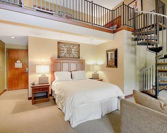 Suites at Silver Tree A124 - Oakland - Habitación