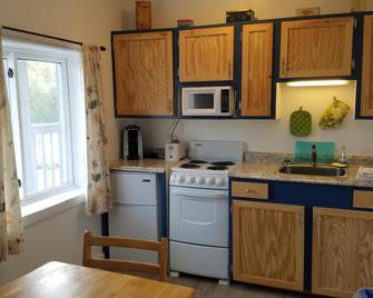 Acadia Sunrise Motel - טרנטון - מטבח