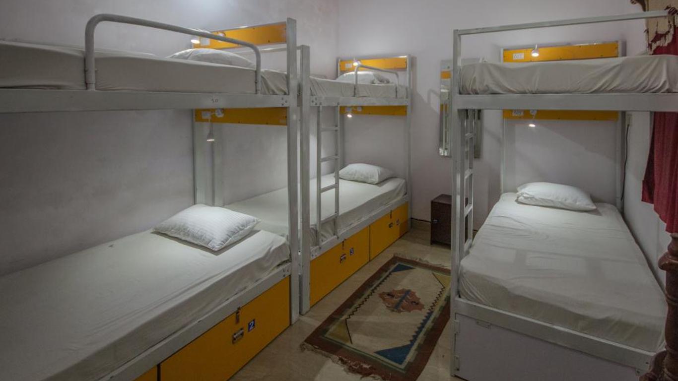 Friends Guest House And Hostel