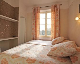 Gite Le Relais Saint Michel - Domfront-en-Poiraie - Bedroom