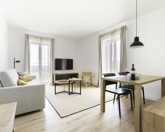 Port Plaza Apartments - Tarragona - Living room