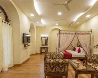 Kstdc Hotel Mayura Pine Top Nandi Hills - Chikkaballapur - 臥室