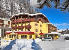 Hotel Badhaus - Zell am See - Toà nhà
