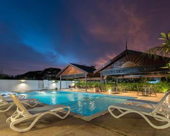 Riverra Inn Langkawi - Langkawi - בריכה