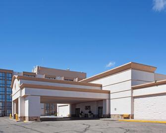 Red Lion Hotel & Conference Center Cheyenne - Cheyenne - Bygning