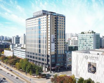 Embledon Hotel - אנסאן - נוף חיצוני