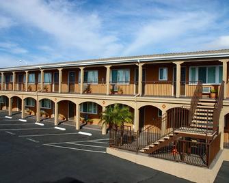 Hi View Inn & Suites - Manhattan Beach - Building