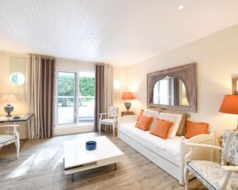 Campo di Fiori, Maisons de Charme - Calvi - Living room