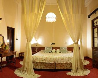 Bandarawela Hotel - Bandarawela - Ložnice