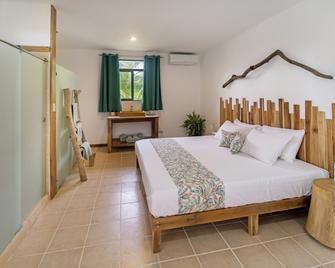 Drift Away Lodge - Playa Negra - Bedroom