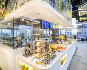 Yello Hotel Harmoni Jakarta - Jakarta - Buffet