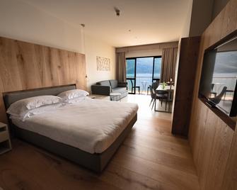 SunHotel Splendid Palace - Limone sul Garda - Yatak Odası