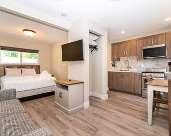Pathfinder Camp Resorts Agassiz-Harrison - Agassiz - Bedroom
