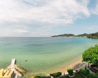 Hotel Villa Nisteri - Thasos - Beach
