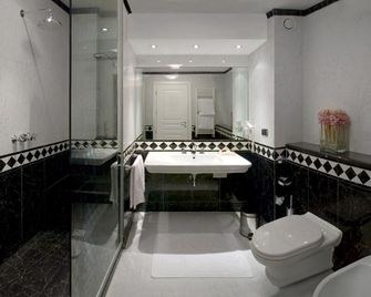 Hotel Maxim - Анцола-делл'Емілія - Ванна кімната