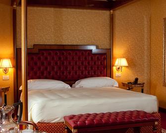 Hotel Maxim - Анцола-делл'Емілія - Спальня