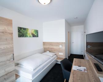 Hotel zur Sonne - Bodelshausen - Bedroom
