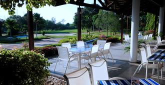 Bdb Darulaman Golf Resort - Jitra - Restaurante