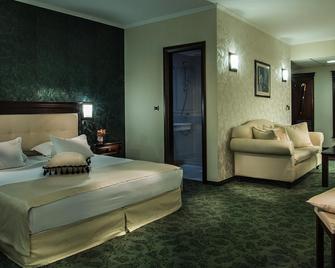 Hotel Sani - Asenovgrad - Schlafzimmer