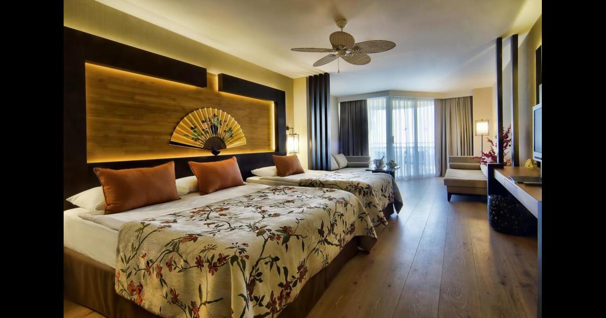 Limak lara deluxe hotel. Отель в Турции Limak Lara.