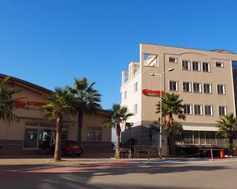 Aragosta Hotel & Restaurant - Durazzo - Edificio