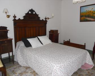 Hotel 1900 Casa Anita - Requena - Bedroom