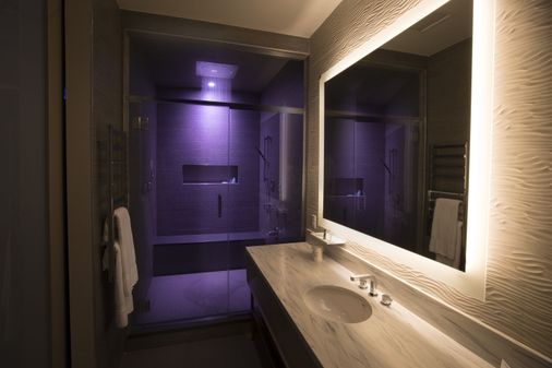 Wyndham Garden At Niagara Falls - Niagara Falls - Bathroom