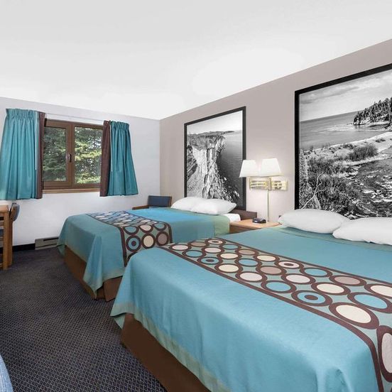Bedroom view of Super 8 by Wyndham Duluth